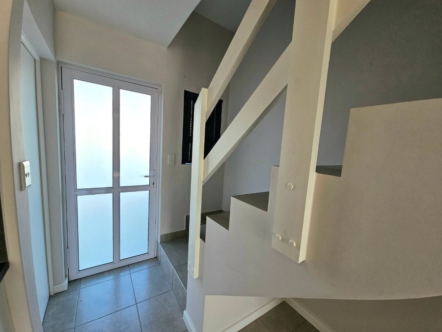 2 Bedroom Property for Sale in Stratford Green Western Cape
